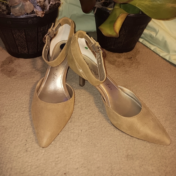 Anne klein Heels - Picture 3 of 7